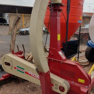 Ensiladeira Nogueira Pecus 9004